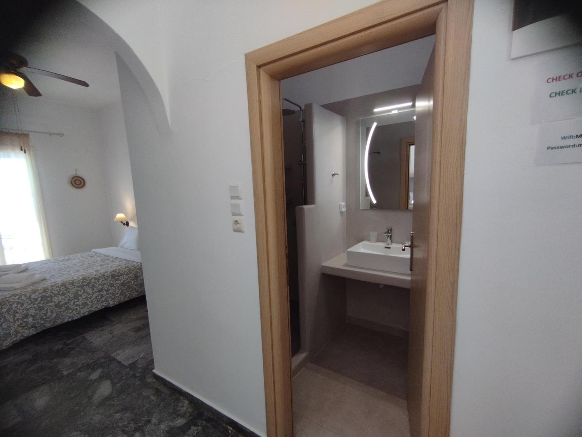 Aparthotel Marisini Sea View Mpatsi Esterno foto