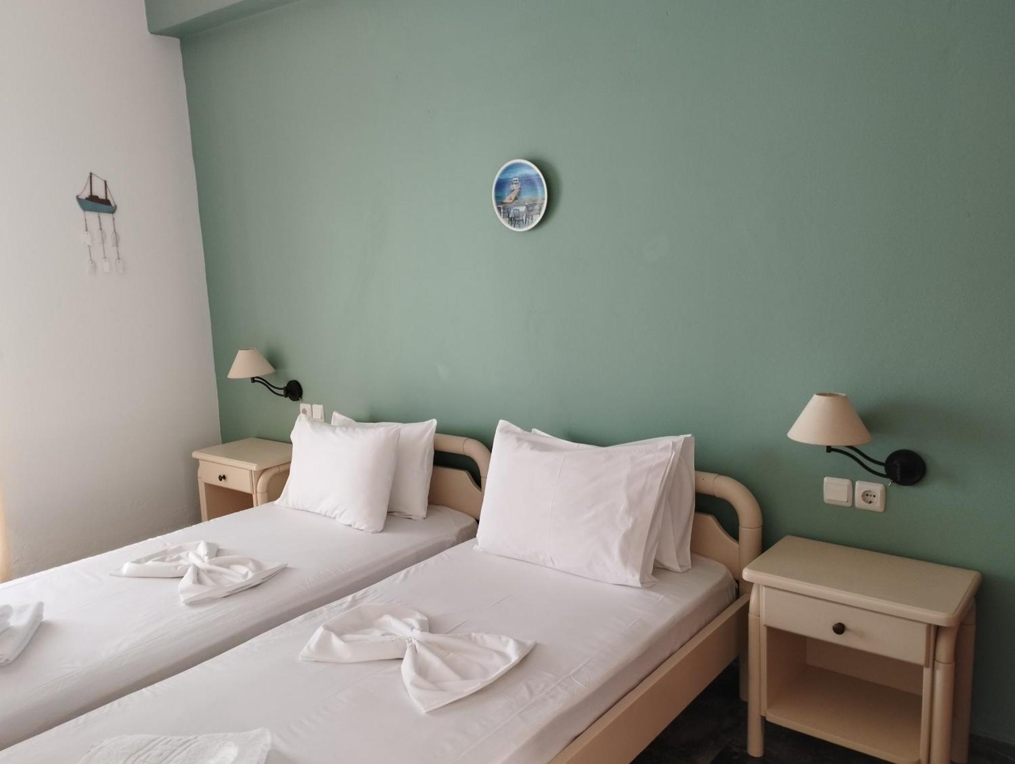 Aparthotel Marisini Sea View Mpatsi Esterno foto