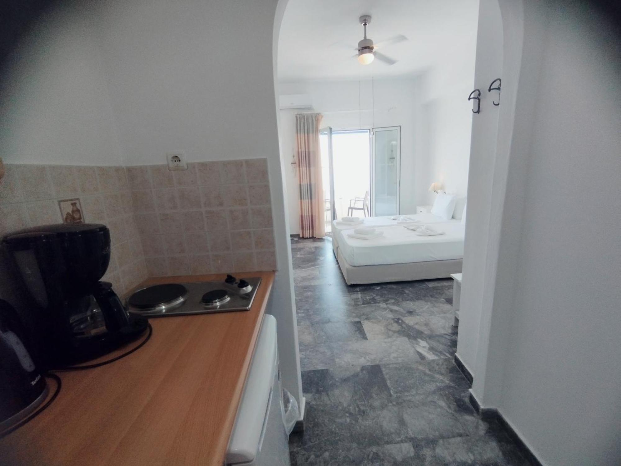 Aparthotel Marisini Sea View Mpatsi Esterno foto